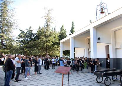 Šibenčani na posljednji počinak ispratili malenu Kiaru Goršić