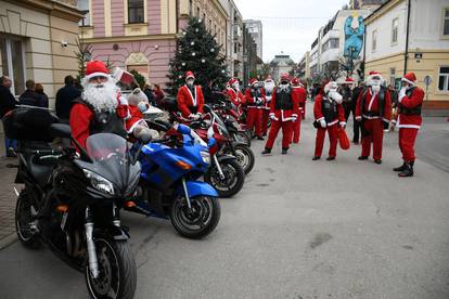 Moto Mrazovi provozali se Bjelovarom, ali zbog korone nisu smjeli djeci dijeliti poklone