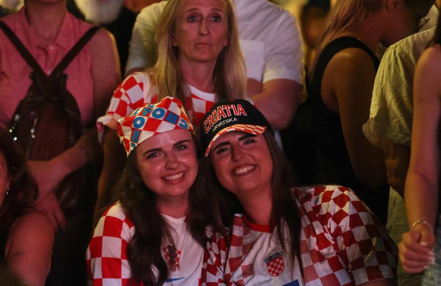 Split: Navijačka atmosfera i praćenje utakmice između Hrvatske i Engleske na Zvončacu