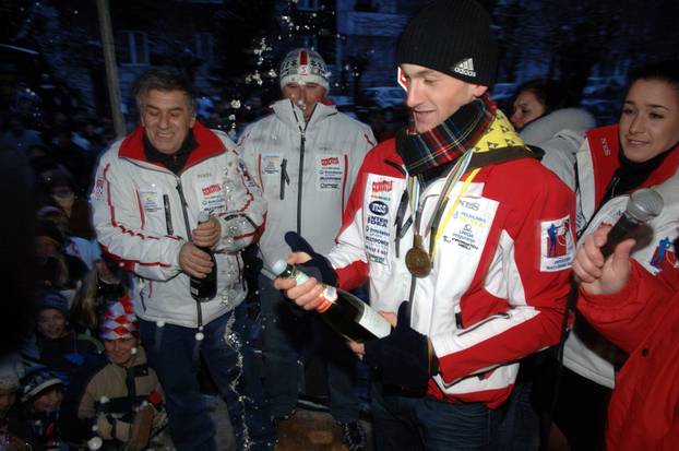 ARHIVA - 2009. Mrkopalj: Do?ek Jakova Faka, bron?anog biatlonca