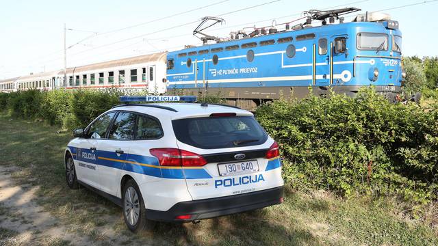 Tragedija u Karlovcu: Prelazila je most, na nju je naletio vlak