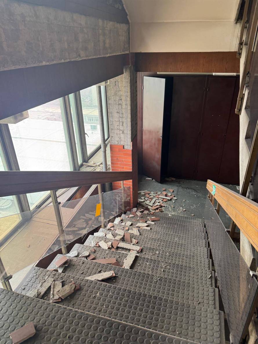 FOTO Selak Raspudić nedavno snimila unutrašnjost Vjesnika. Smeće svuda: 'Neka ljudi vide'