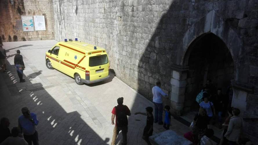 Amerikanac (79) u Dubrovniku pao sa zidina, teže je ozlijeđen