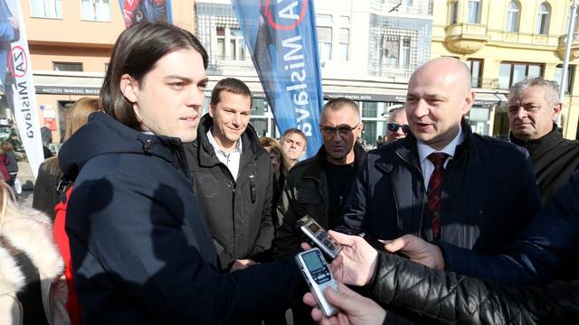 Zagreb: Predsjednički kandidat Mislav Kolakušić dobio podršku Živog zida