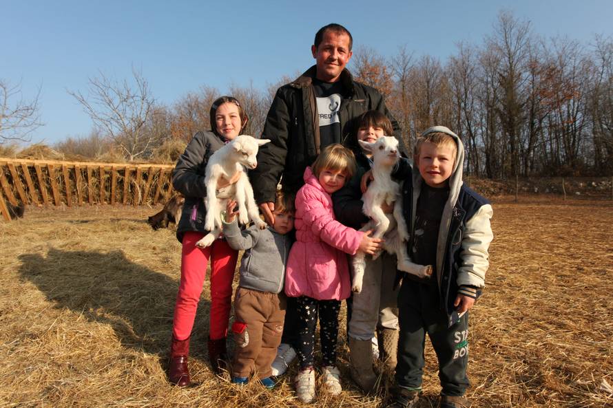 "Ne smijem se predati. Djeca mi daju snagu da zatomim bol"