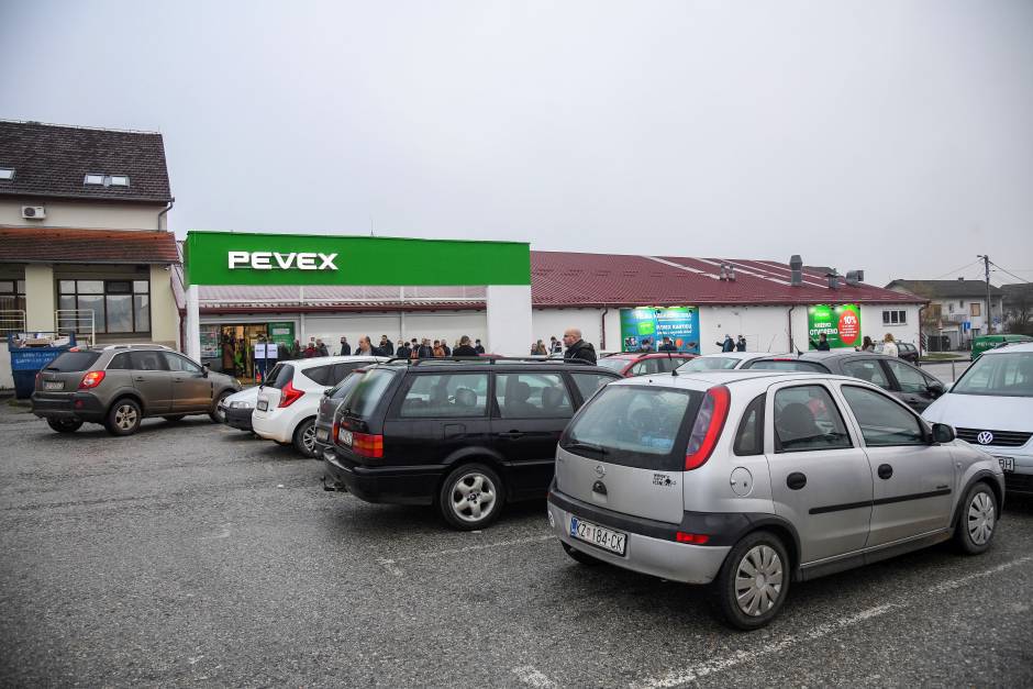 Pevex svečano otvorio novi prodajni centar u Križevcima