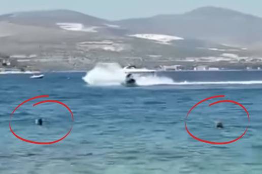 VIDEO Divljak na jet skiju kod Čiova glisira, a blizu kupači