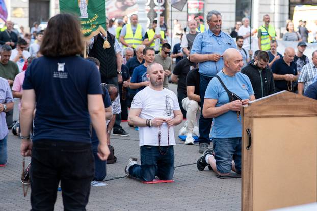 Zagreb: Javna okupljanja „Molitva krunice“ i „Ustani za slobodu“ istovremeno na Trgu