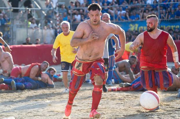 Florence, Final Azzurri Rossi of Calcio Storico Fiorentino In Piazza Santa Croce 8 to 7 for the Rossi