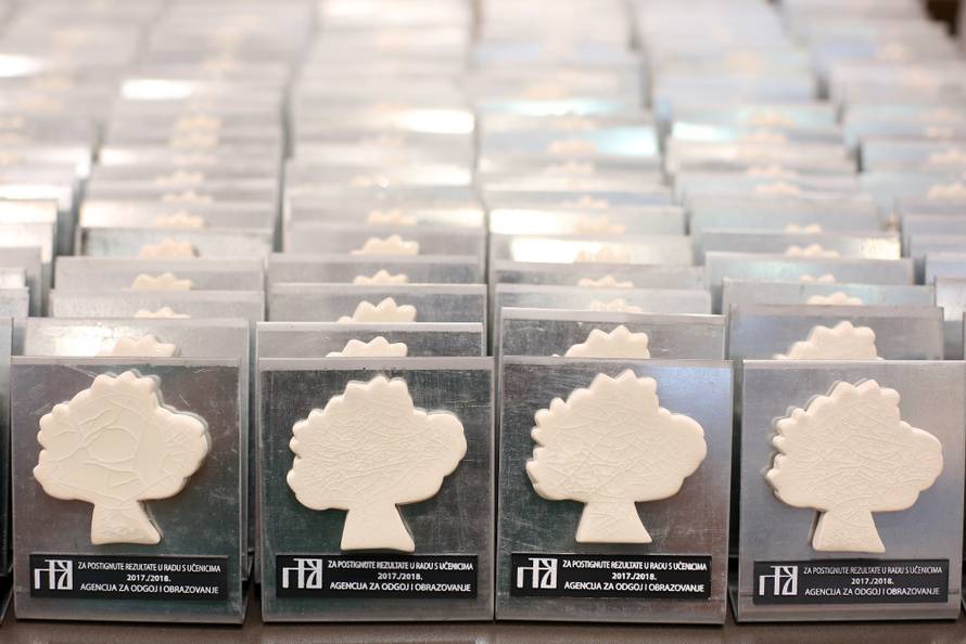 Najbolji učenici bez priznanja, neće dobiti Oskare znanja