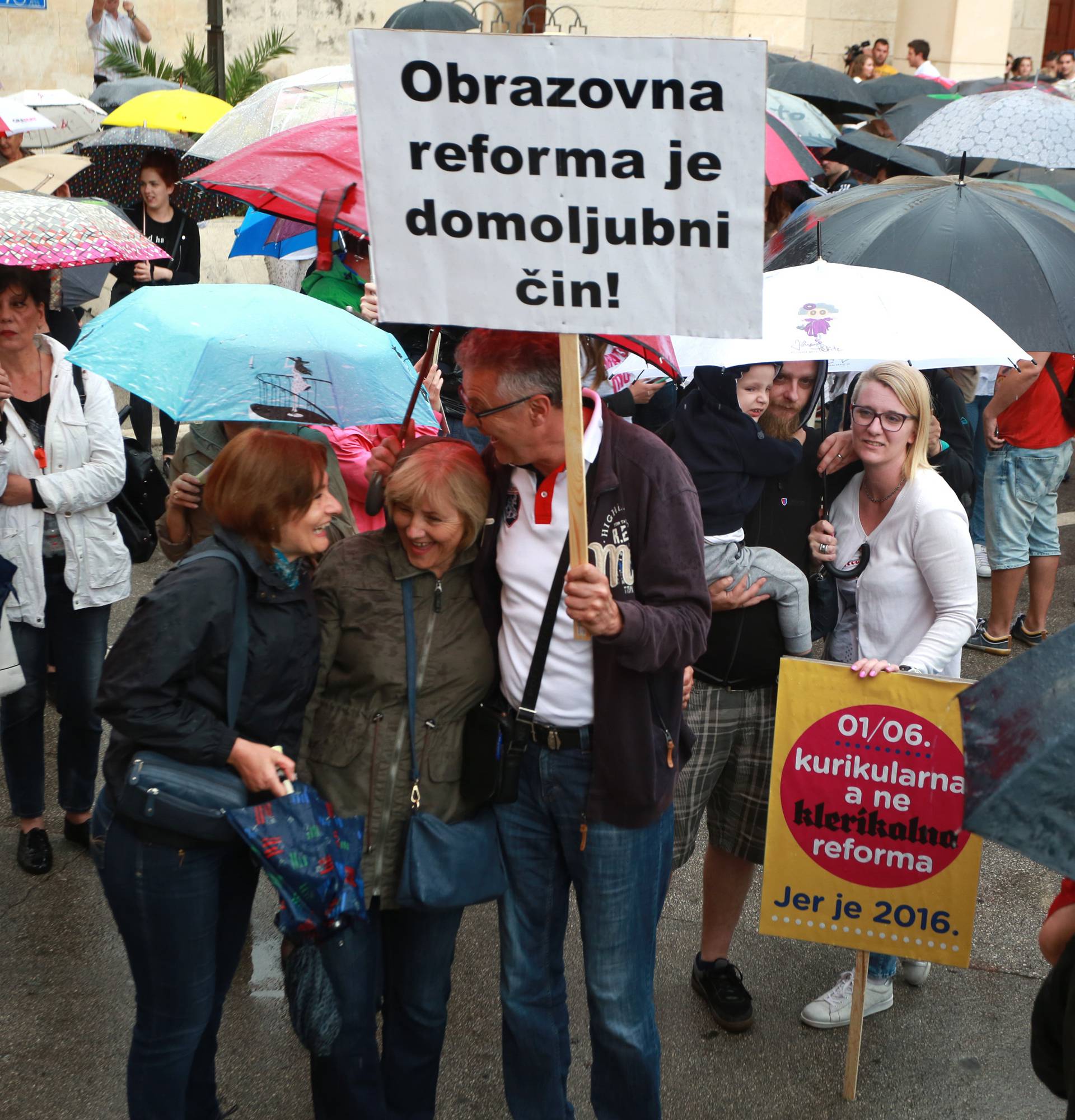 Splićani unatoč kiši izašli na ulice: Preuzmite odgovornost