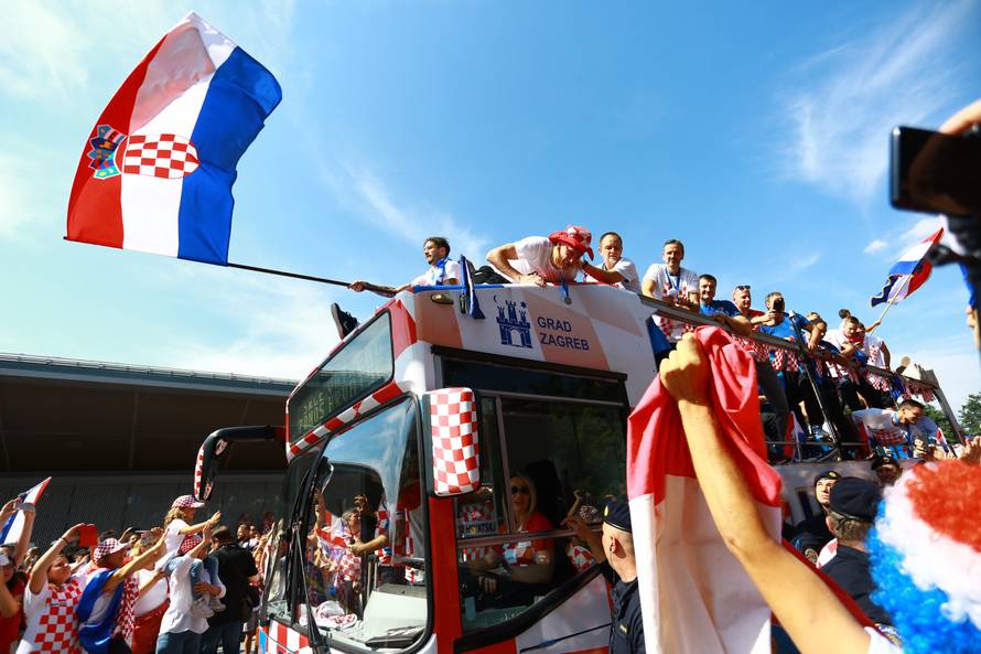 GraÄani Velike Gorice prvi pozdravili Vatrene nakon osvojenog svjetskog srebra