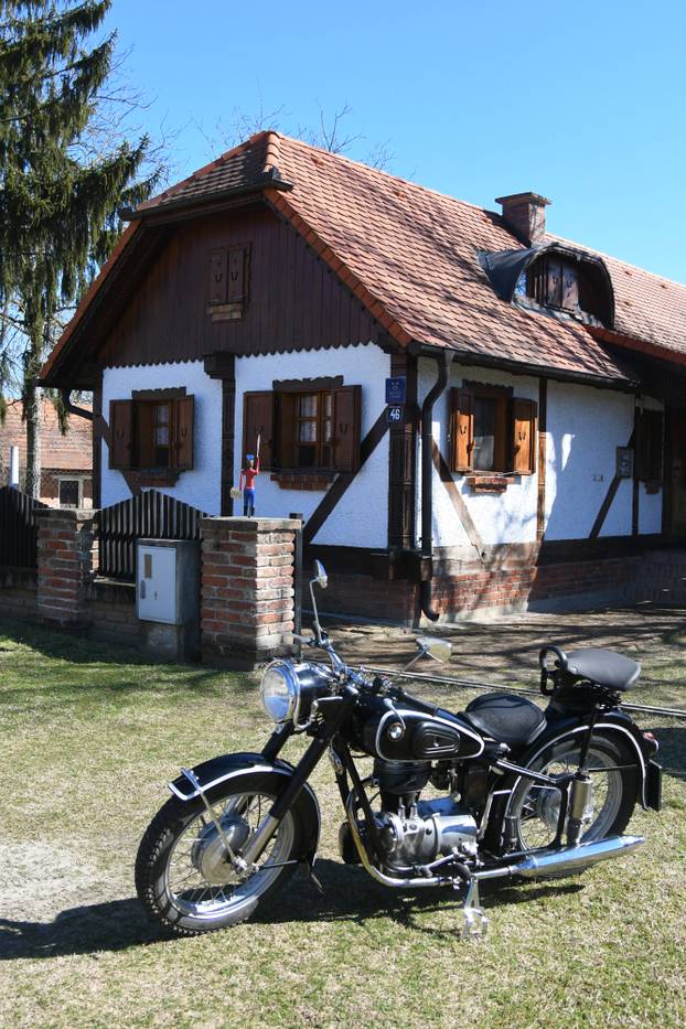 Podravske Sesvete: Umjetnička etno kuća Luka