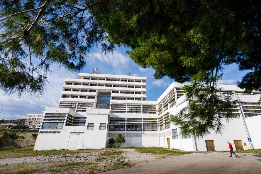 Dio splitskog hotela Zagreb postao je karantena za zaražene koronavirusom