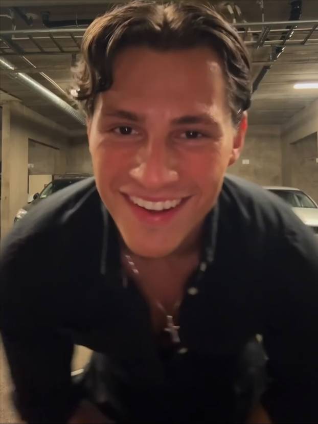 FOTO Petar studira medicinu u Norveškoj i izgleda kao Apolon: Doktore, pregledaj me!