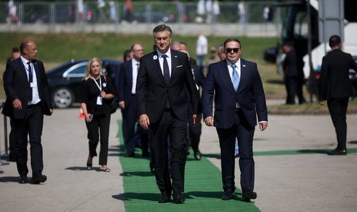 FOTO Plenković u Srebrenici: Hrvatska i Bosna i Hercegovina bile  žrtve Miloševićeva režima