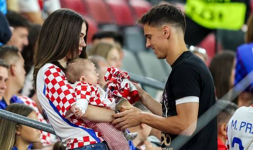 'Vatreni' prvi put u javnosti s bebicom u naru&ccaron;ju, otkrio i ime. O&zcaron;enio samozatajnu arhitekticu