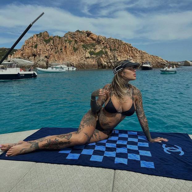 FOTO Od 'Tigrice' do odvjetnice. Ovo su paragvajske i francuske WAGS-ice: Koje su zanosnije?