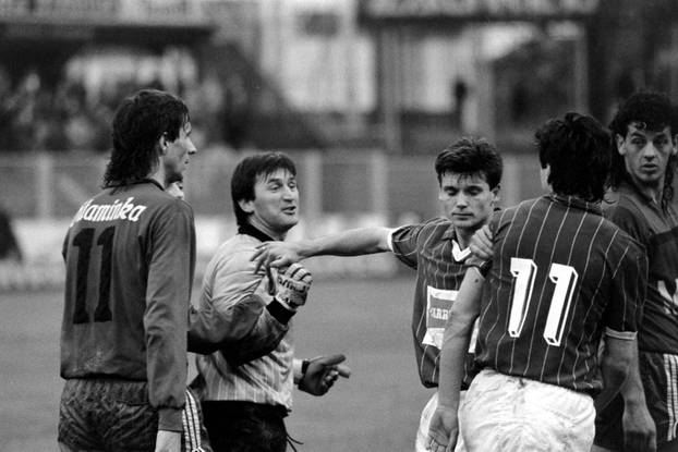 Zagreb: Savezna liga Jugoslavije, Dinamo - Borac, 7.4.1990.