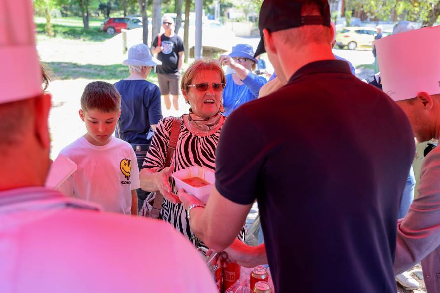 Zadar: Međunarodni praznik rada SDP će obilježiti podjelom besplatnih porcija graha u Vruljici