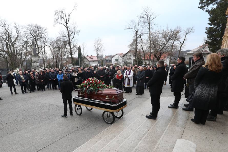 Oproštaj od oca uz tamburaše: Marko je jedva susprezao suze