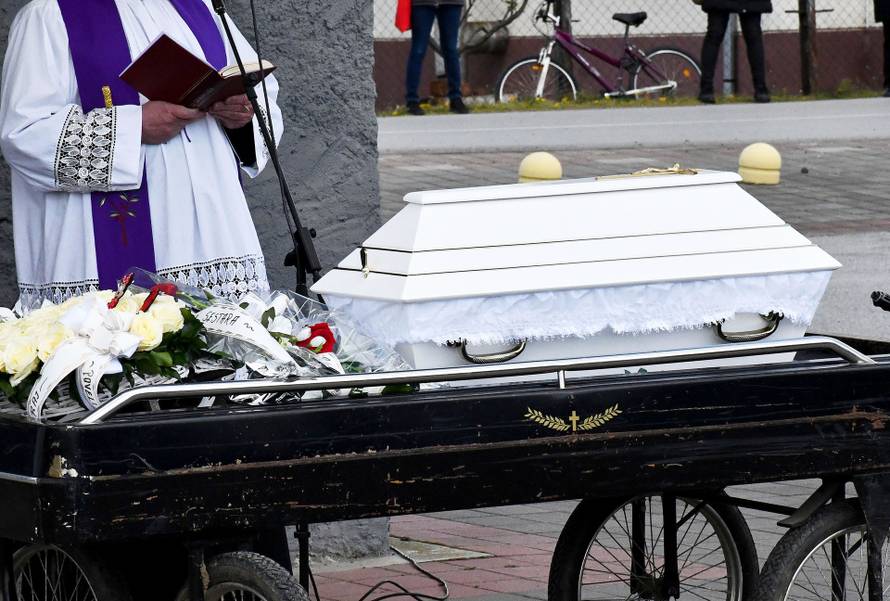 Dječak iz Zagreba napisao je dirljivo pismo umrloj curici: 'Da si barem bila moja sestra...'