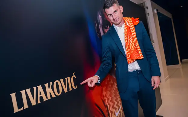 NOVI KATALONAC Livaković grlio oduševljenog predsjednika Barcelone. Pogledajte fotke!