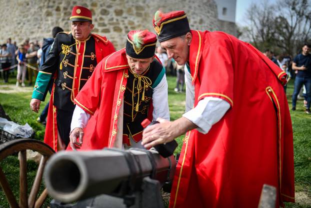 Stoljećima stara tradicija pucanja iz kubura na Uskrsni ponedjeljak u Velikom Taboru
