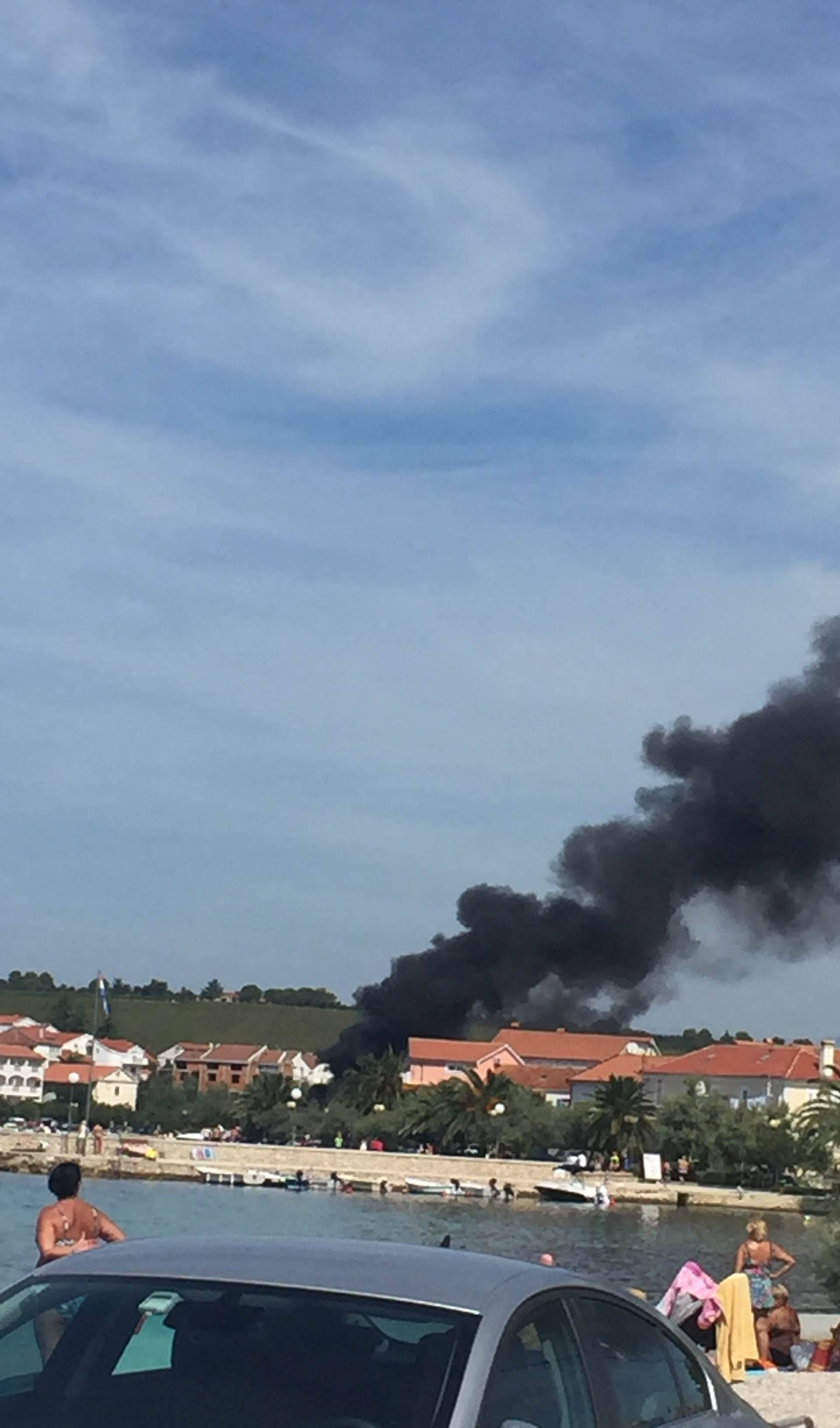 Dječaka je eksplozija glisera odbacila u zrak, slomio ruke