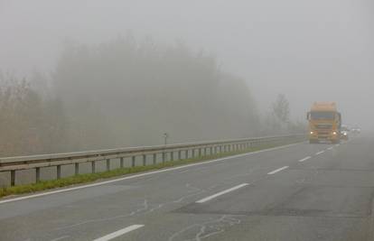 Na Jadranu sunčano, a oblaci i magla u unutrašnjosti Hrvatske