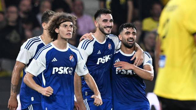 Atena: Slavlje Dinamovih igrača nakon pogotka Šutala