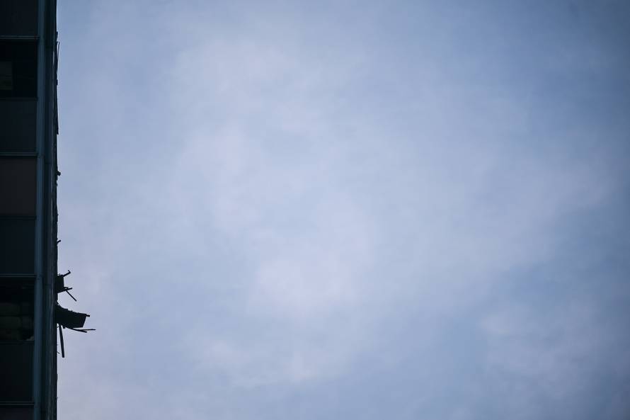 Zagreb: Postavljena dizalica na zgradu Vjesnika na kojoj traju pripreme za rušenje