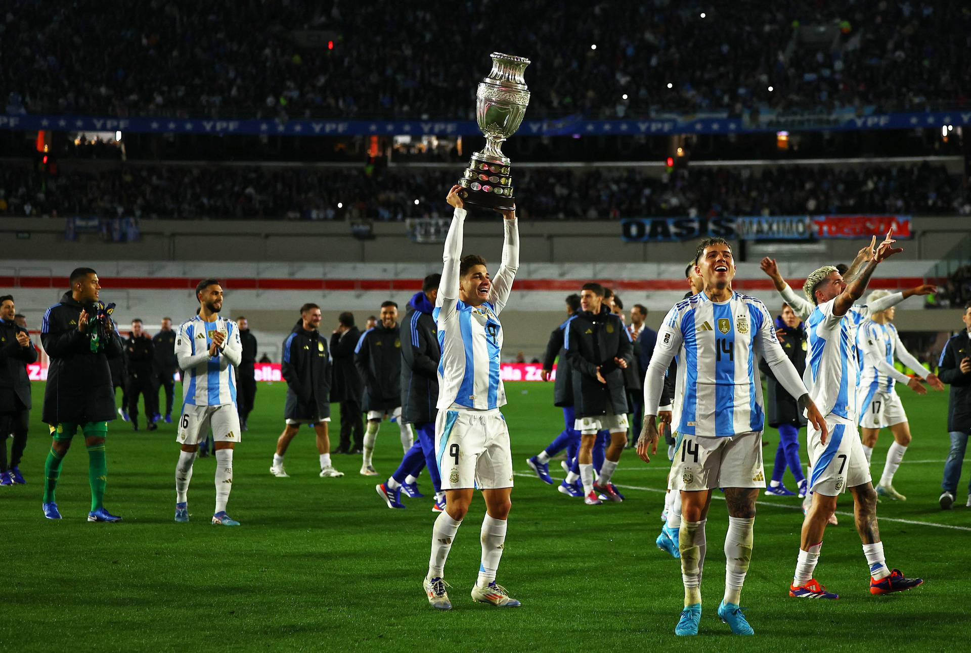 World Cup - South American Qualifiers - Argentina v Chile