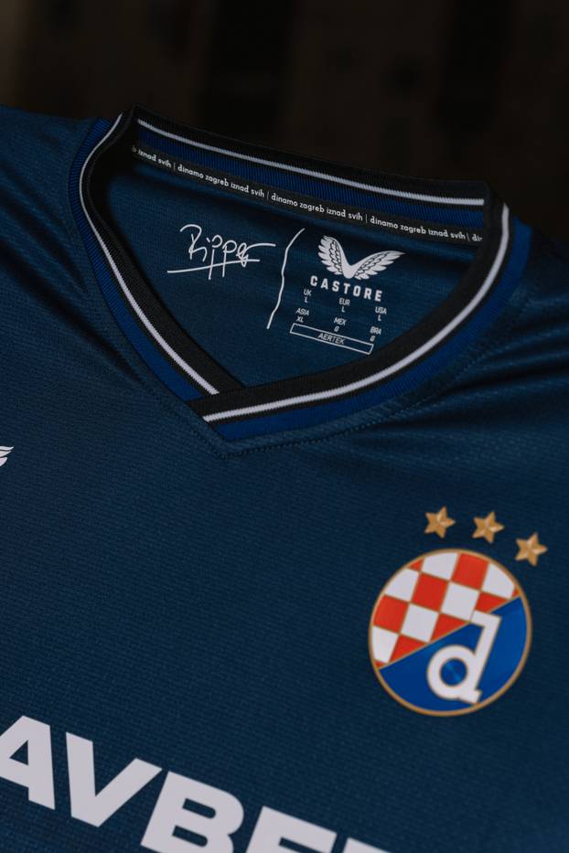 FOTO Dinamo prvi put zaigrao u četvrtom dresu! Dizajnirao ga je autor himne Bad Blue Boysa