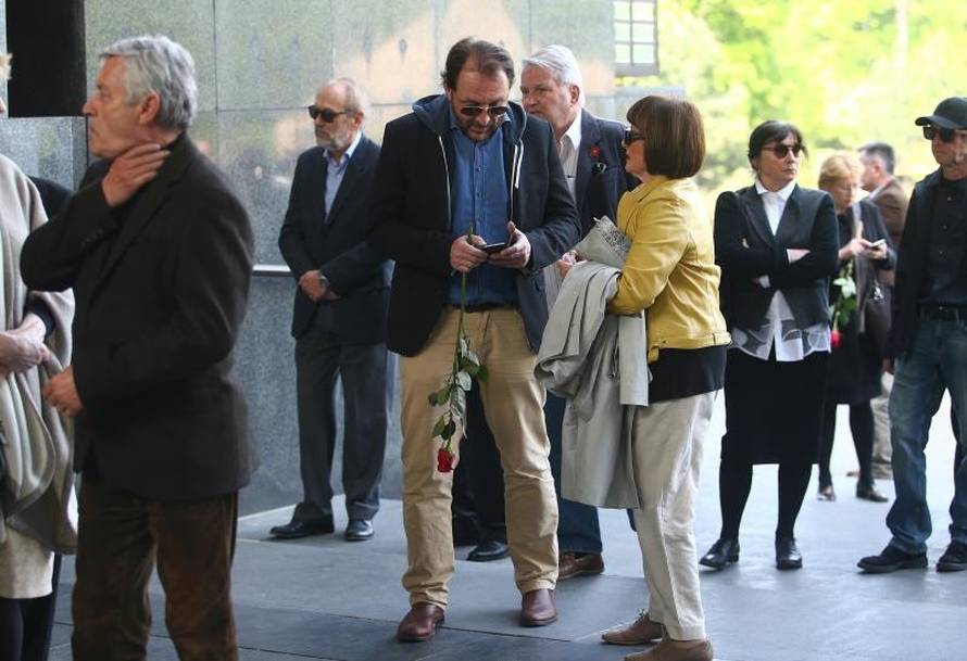 Ćiro plakao na sprovodu Relje Bašića: 'Svi smo ga voljeli...'