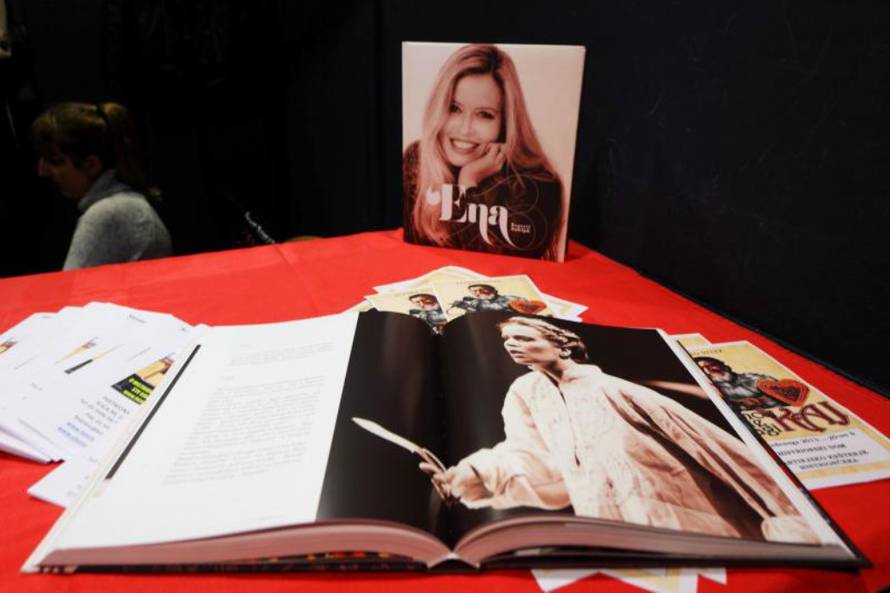 Promocija monografije: Lana ljepotom podsjetila na majku