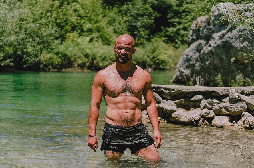 Golotinjom do braka: Partijaju do zore i klešu liniju u teretani