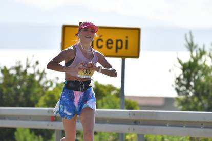 FOTO Ecija Ojdanić osvojila je treće mjesto na polumaratonu: 21 km otrčala za sat i 45 minuta