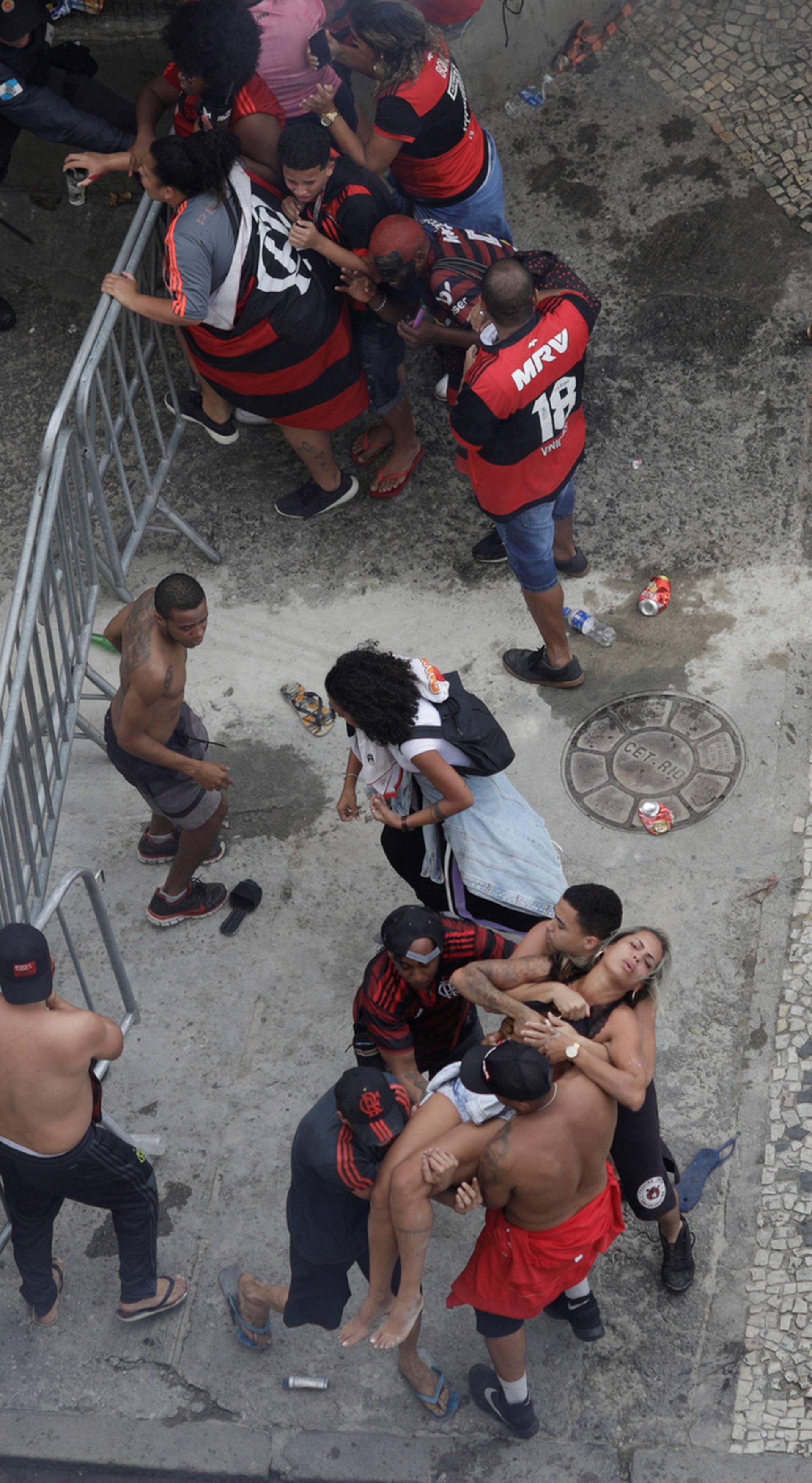 Lude scene u Riju: Rijeke ljudi slavile Flamengo pa izbio kaos