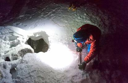 Pet dana preživio u ledu: Upao u rupu duboku čak 30 metara