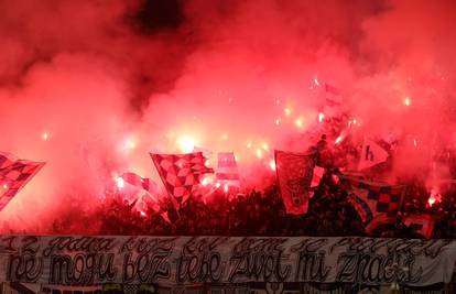 Hajduk zbog 61 baklje kažnjen sa 6700 eura, 'čestitka' i Istri i Dinamu. Mierez ide na hlađenje