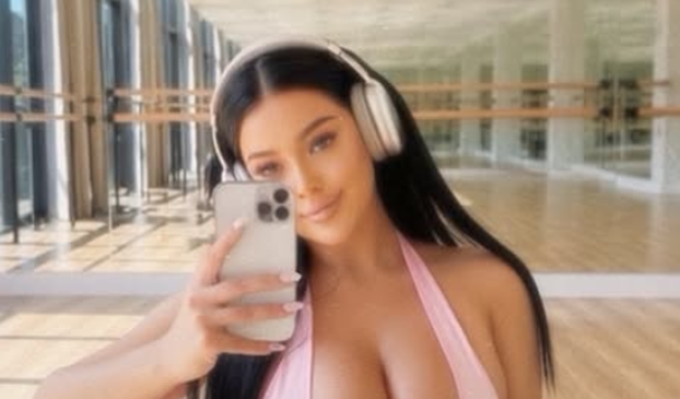 FOTO Bujna Slavonka na moru pokazala cvijet, no svi se pitaju gdje su joj grudnjak i gaćice