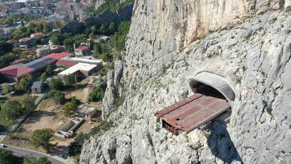 FOTO Razlika u visini nije greška: Uskoro će se spojiti krakovi mosta iznad Cetine