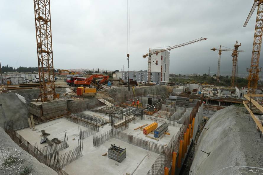 HGK traži ukidanje zabrane građevinskih radova tijekom ljeta zbog 'skromnije sezone'