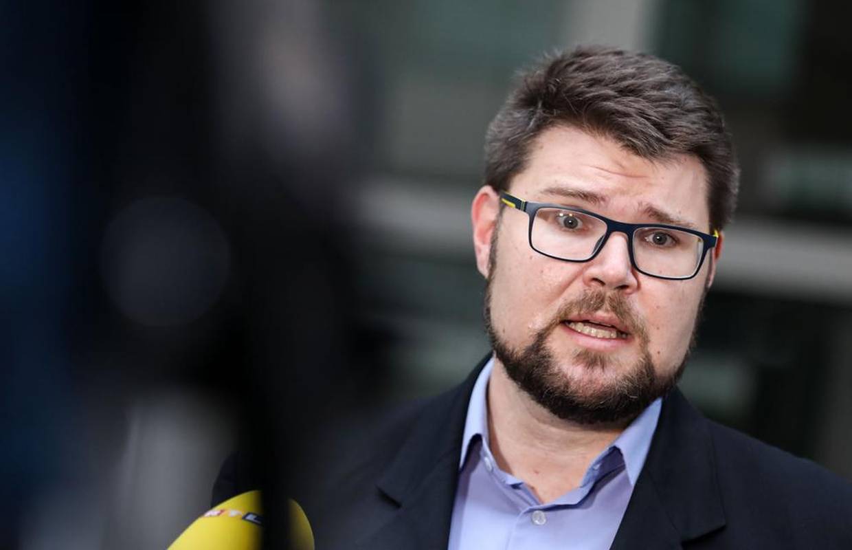 Peđa Grbin: Stanje na potresom stradalom području pokazuje da država ne funkcionira