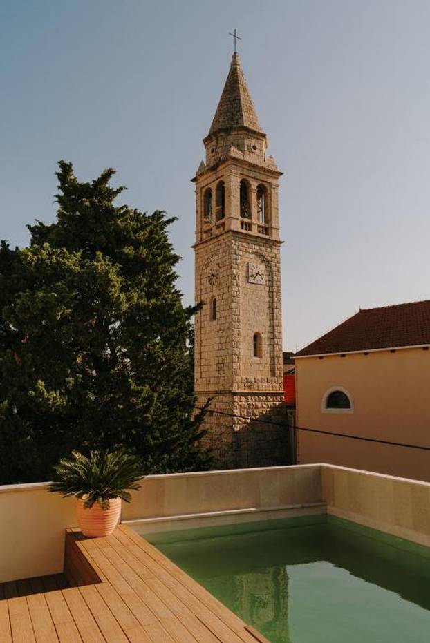 FOTO Suvremeni hotel u starom ribarskom mjestu na Ugljanu privlači ljubitelje mira i uživanja