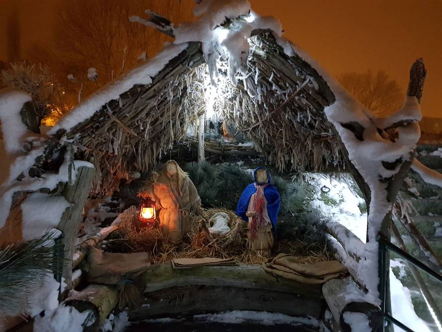 Advent u Slavoniji i Baranji: Bal lipicanaca, virtualne igre...