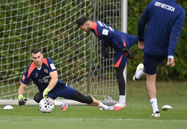 Zagreb: Hrvaski nogometni reprezetativci odradili trening na Maksimiru