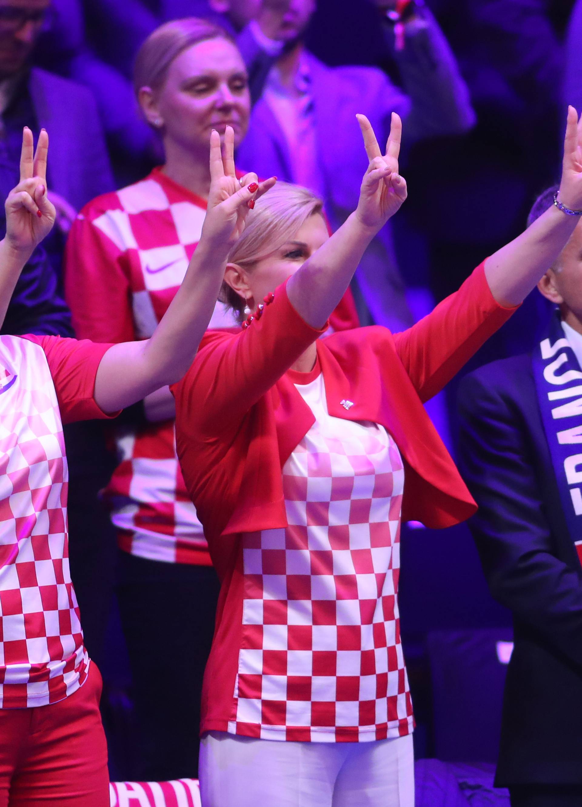 Lille: Predsjednica Kolinda Grabar-KitaroviÄ bodri hrvatsku Davis Cup reprezentaciju