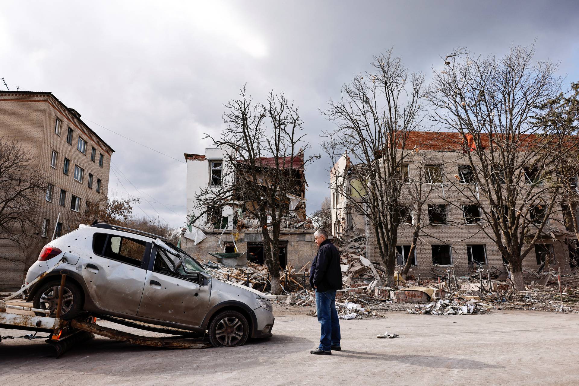 Aftermath of deadly shelling in Sloviansk